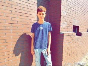 抖音网红校服吃瓜,揭秘校园时尚潮流背后的故事