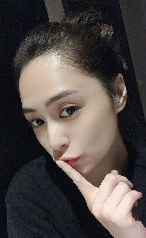 明星网红吃瓜群聊,群聊揭秘娱乐圈幕后故事