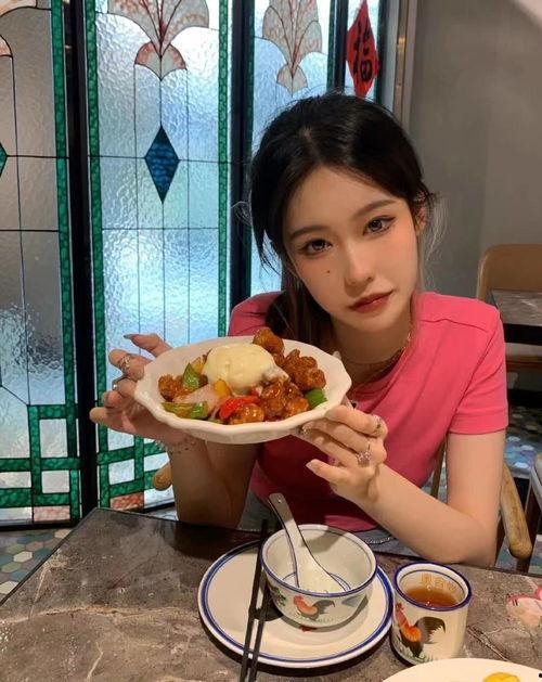 网红媳妇吃瓜图片大全